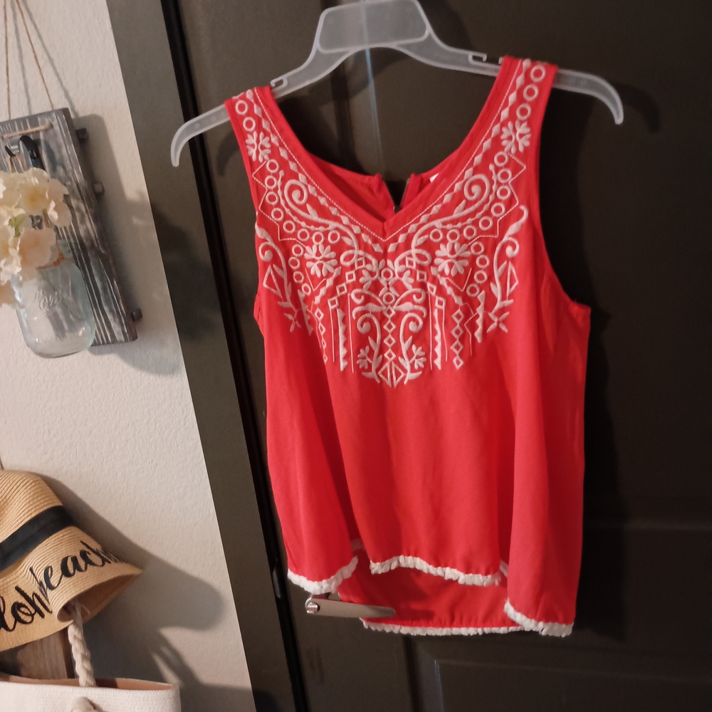 Xhilaration Coral Embroidered Sleeveless Blouse